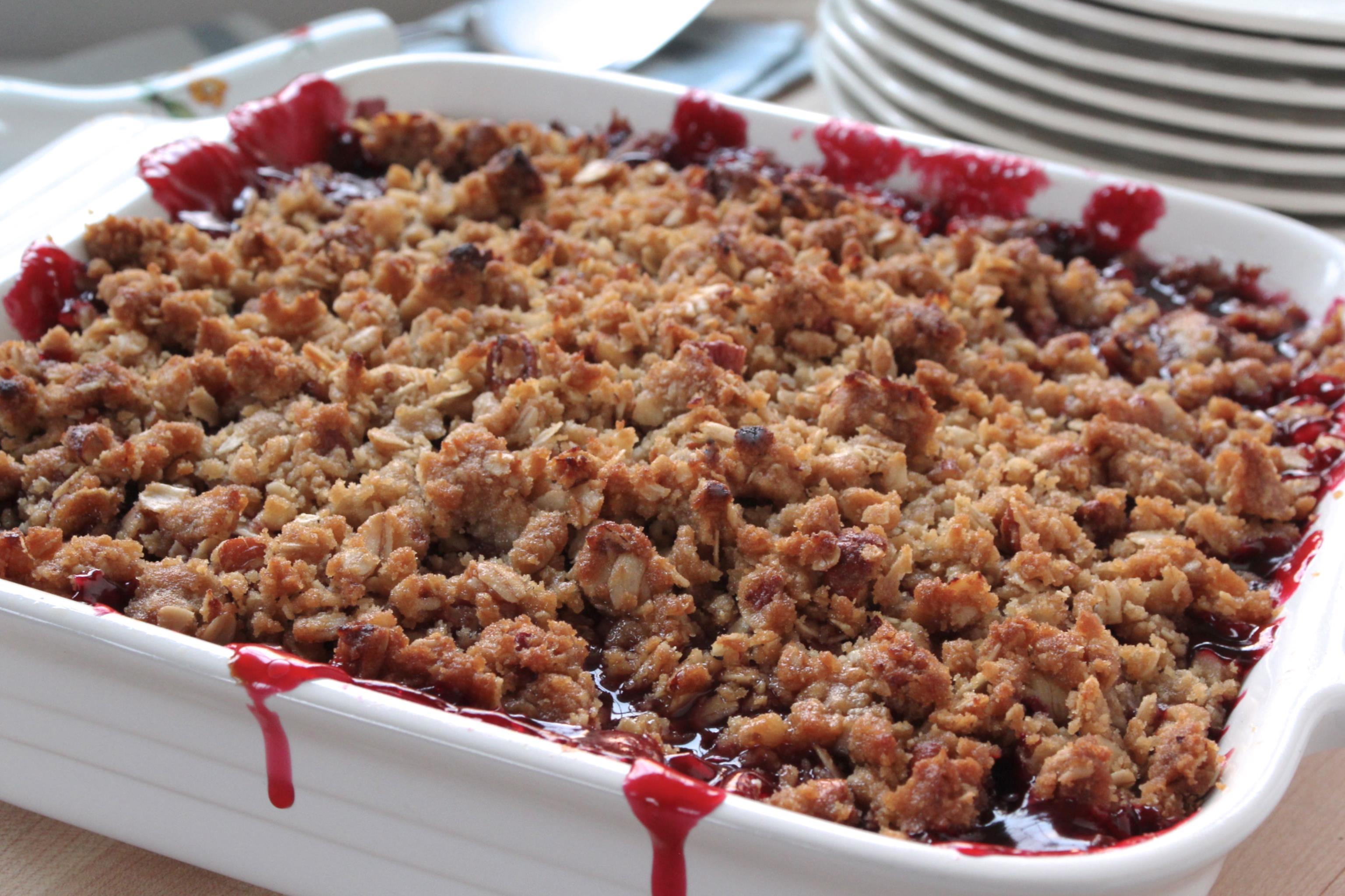 Blackberry-Lemon Pecan Crisp - Circulon Cookware