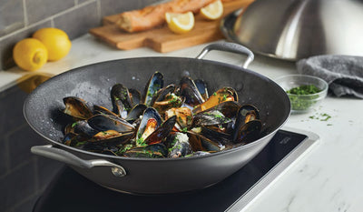 Steamed Mussels with White Wine and Garlic - Circulon