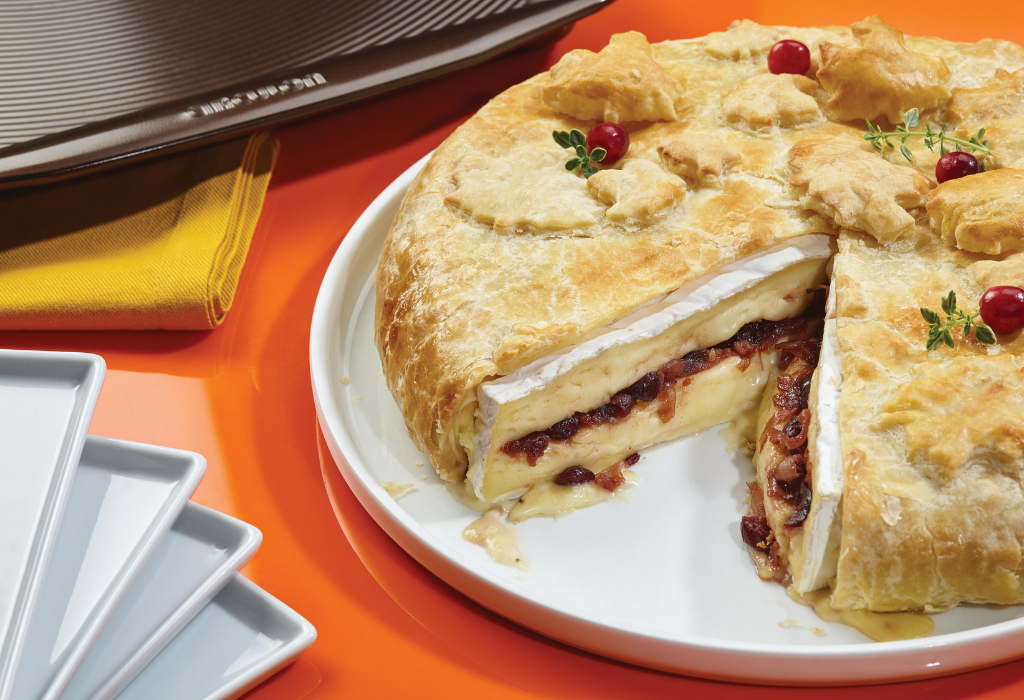 Baked Brie Stuffed with Fennel, Dried Cranberries and Port - Circulon