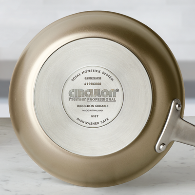 The base of a Circulon frying pan with specifications and branding details.