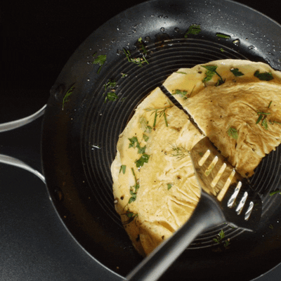 Durable SteelShield™ rings and premium, three layer nonstick are engineered to be truly metal utensil safe.