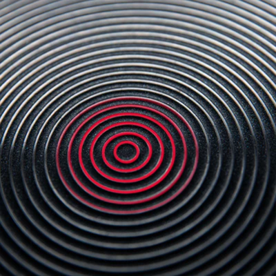 Raised steel rings fully cover the inside cooking surface, protecting the nonstick from scratches and damage.